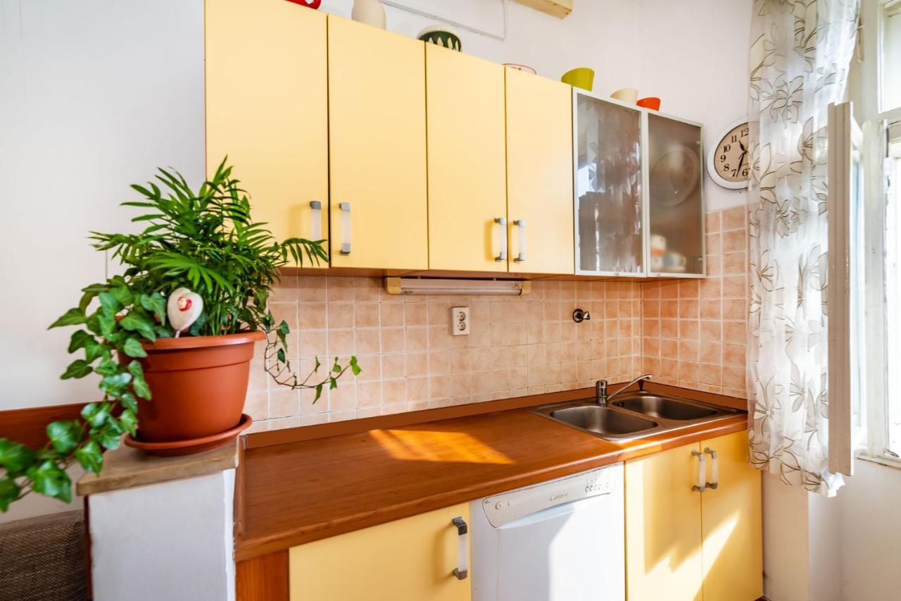 Apartment Seaside House Kolovare